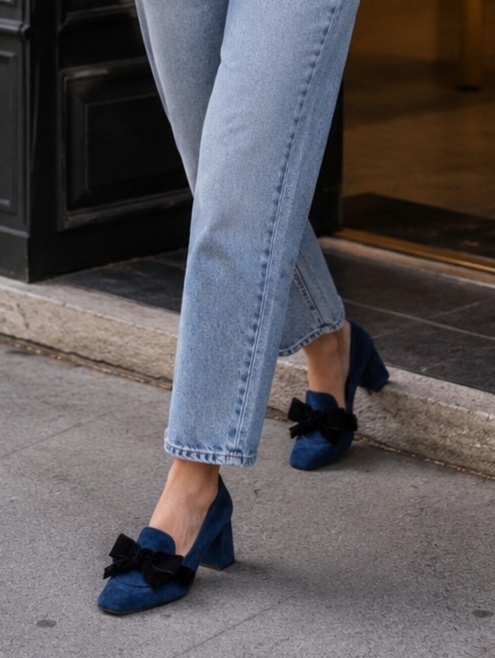 Karl Lagerfeld Navy Suede Paris Hattie Bow Loafers (6.5)